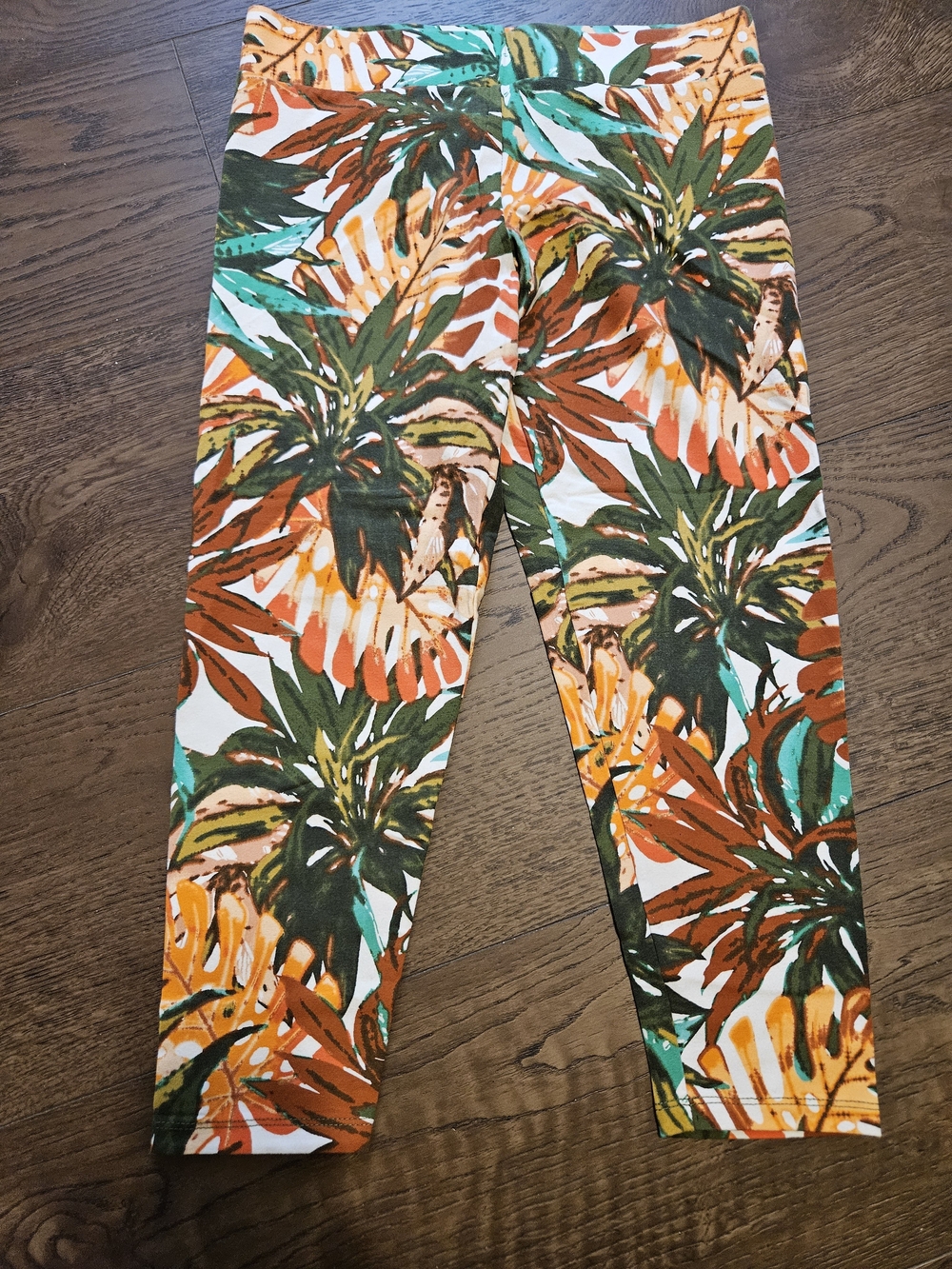 Tropical Palm-Print Womens Capri  Leggings in Green & Orange